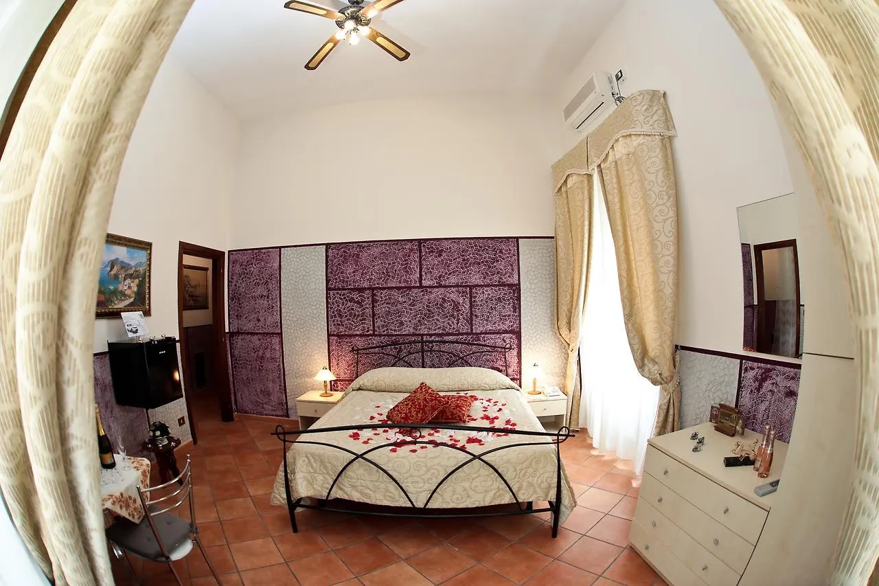 Hotel Residence Confalone Neapol 2*,