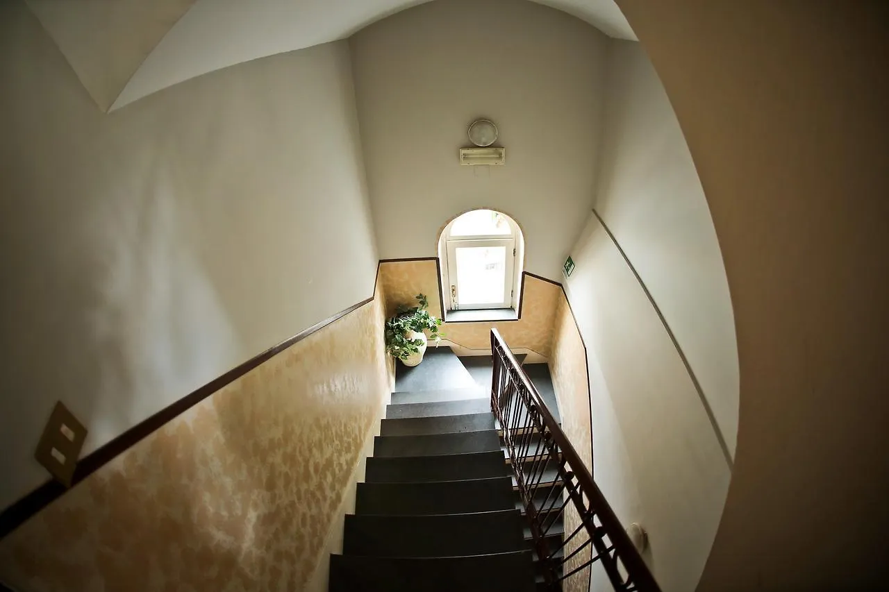 ** Apartahotel Hotel Residence Confalone Nápoles Italia